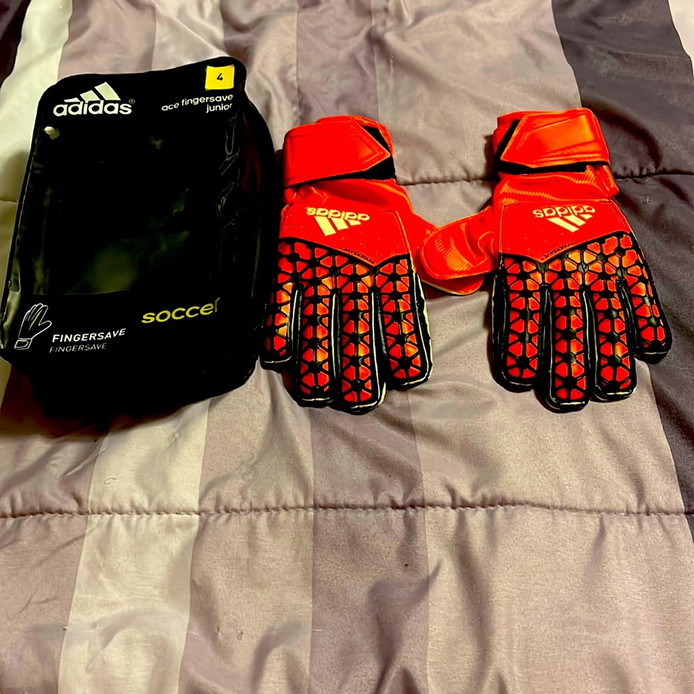 ⚽️ NEW Soccer Goalie Gloves